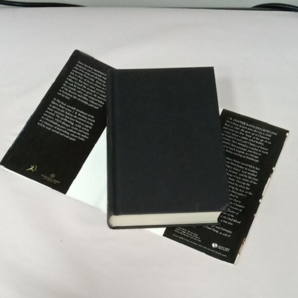 Hardcover Book Harry Potter and the Deathly Hallows J K Rowling Raincoast Books - Picture 3 of 5